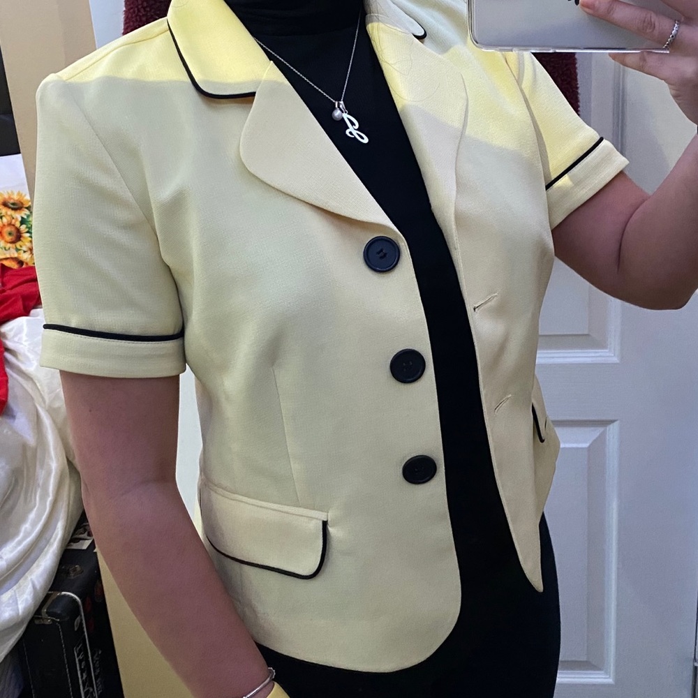Light yellow blazer